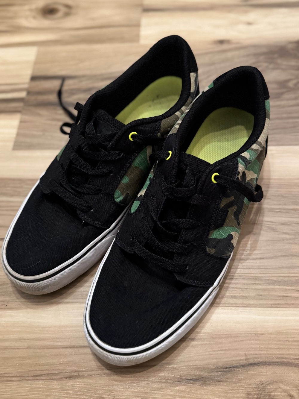 DC Men's Black Sneakers with Green Camouflage Panels size 11